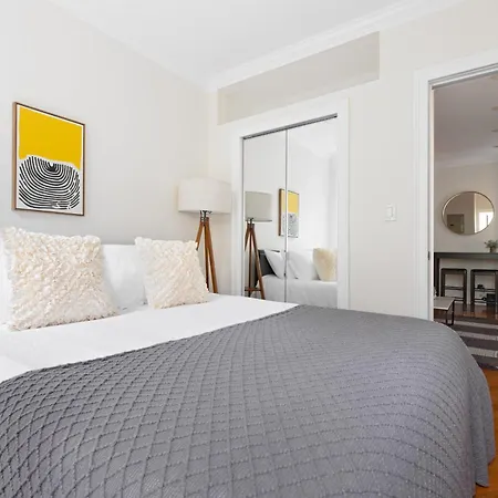 Stylish Private Room In Upper East Side!